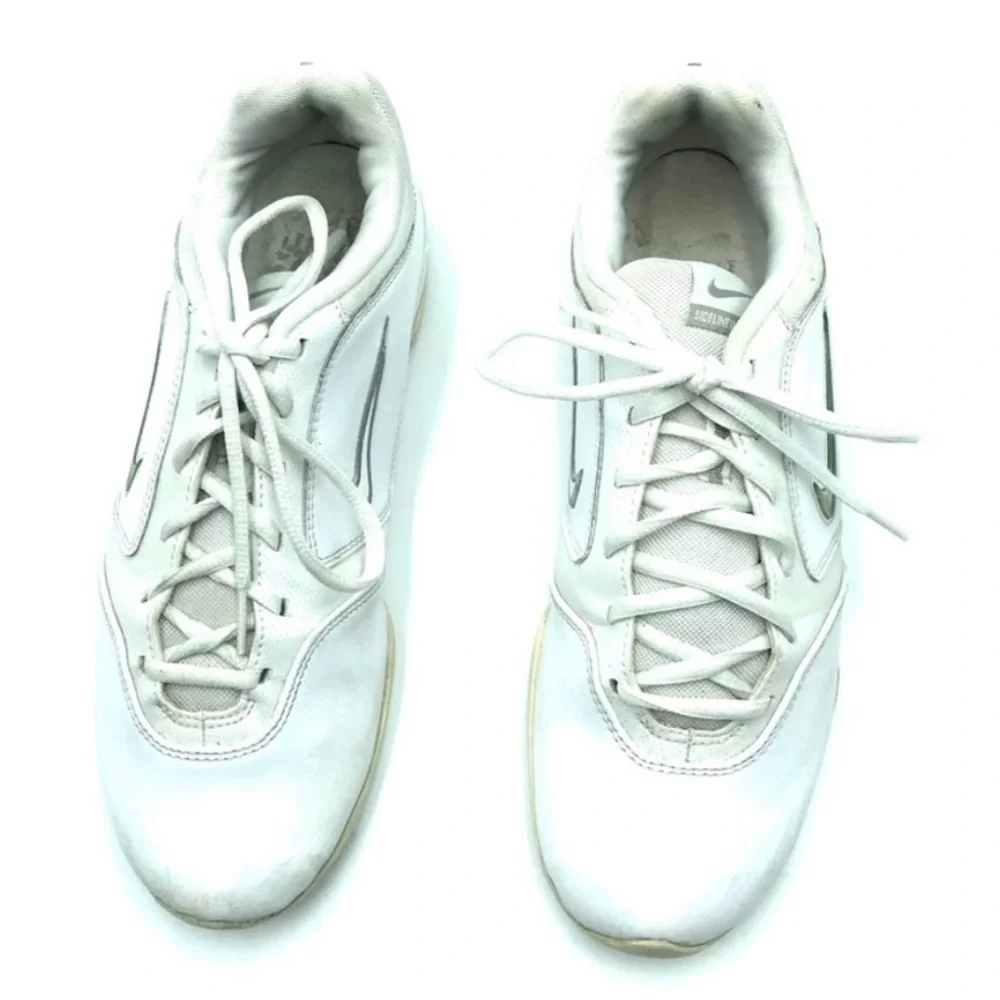 Nike Women's White and Gray Running Shoes